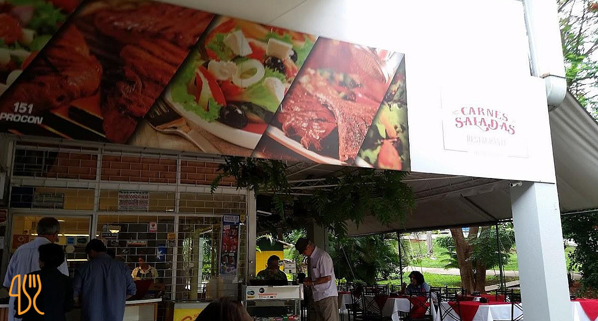 Carnes E Saladas Extérieur