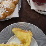 Authentic Cafe Comida