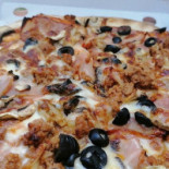Borlopes Pizzaria food