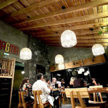 Magma Restaurant Bar Dentro