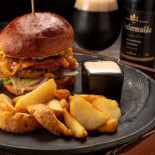 Melnā Bite Comida