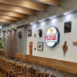 O Pilecas À l'intérieur