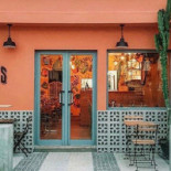 Paco Bigotes Exterior