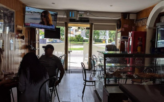 Café Da Vila inside