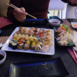 Bon-sai Lounge Sushi, Friends Music food