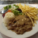 Venda Nova 25 Comida
