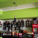 Kira Kaffe À l'intérieur