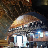 O Bigodes À l'intérieur