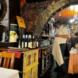 O Bigodes À l'intérieur