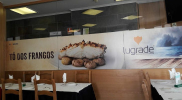 Churrasqueira O Tó dos Frangos inside