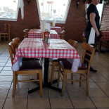 Viesnica Un Restorans Aparjods Dentro