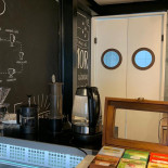 Tiny Cat Café À l'intérieur