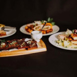 Bucefāls Comida