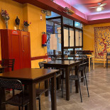 Holi Caffé Antas À l'intérieur