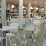 Molete Bread Breakfast À l'intérieur