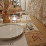 Gruta À l'intérieur