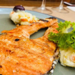 Perto Do Cais Comida