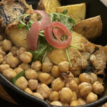 Alfama Cellar Comida