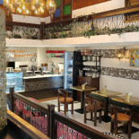 Damascena À l'intérieur
