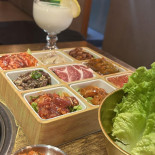 Han Table Barbecue Comida