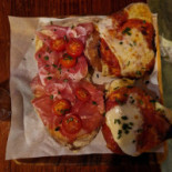 Aduela Taberna Comida