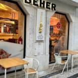 Beher Dentro