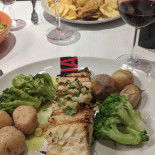 Adega Dom Luis Comida