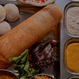 Nikkis Canteen Comida