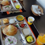 Nikkis Canteen Comida