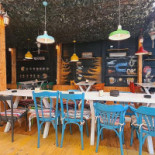 Seagull Method Cafe Dentro