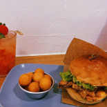 Moona Chicken Nourriture