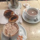 CafÉ A Brasileira Nourriture