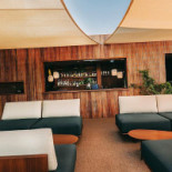 The V Rooftop Dentro