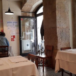 Moma Grill Dentro