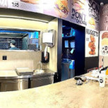 Mother Burger À l'intérieur