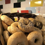 Raffi's Bagels Comida