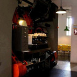 Malaca Too À l'intérieur