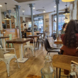 Mestrias, Nova Tasca À l'intérieur