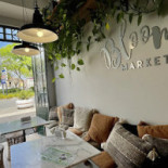 Bloomy Market Dentro