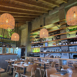 Magma Restaurant Bar Dentro