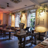 The Decadente Restaurante Bar Dentro
