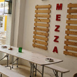 Mezza Restaurante Bar À l'intérieur