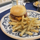 Hamburgueria D'avó Ana food