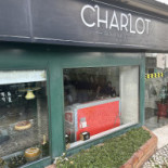 Charlot Extérieur