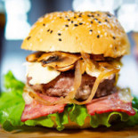 Fabio's Roadstop Comida