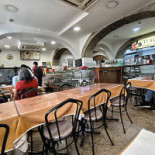 Ti Alcina À l'intérieur