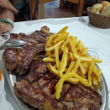 A Nora Nourriture