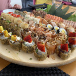 Bon-sai Lounge Sushi, Friends Music food