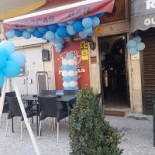 O Pipocas outside