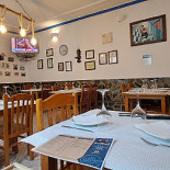 Café Os Gémeos À l'intérieur